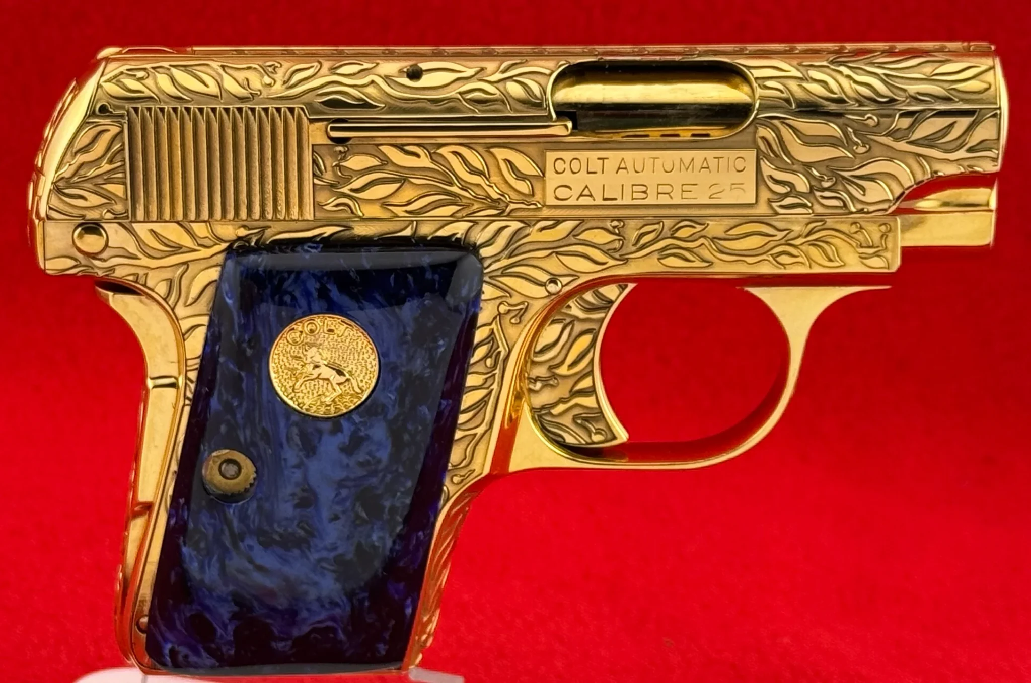 Custom gun grip by Gun Décor Emporium.